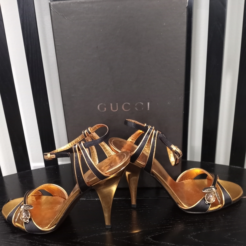 GUCCI BEGONIA BEE JEWELED SANDALS-SIZE 7